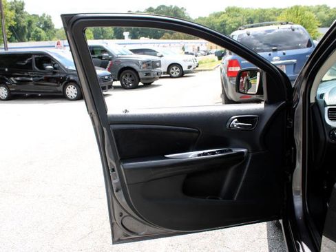 Used 2019 Dodge Journey SE w/ Connectivity Group image 19