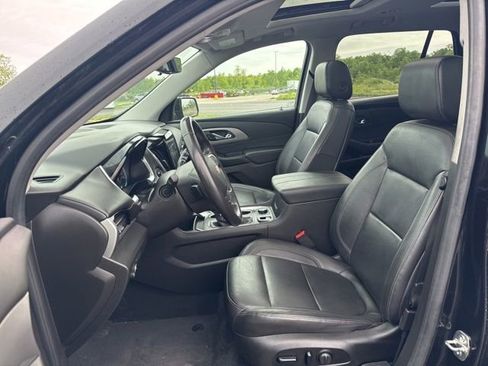 Used 2021 Chevrolet Traverse LT w/ LT Premium Package AWD/4WD image 8