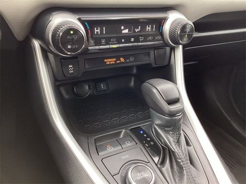 Certified 2021 Toyota RAV4 XLE image 21