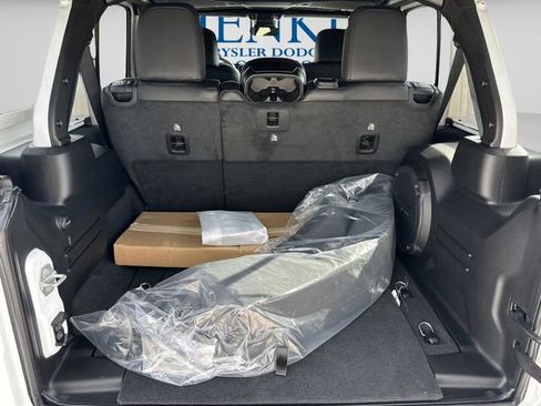 New 2025 Jeep Wrangler Unlimited Rubicon 392 AWD/4WD image 9