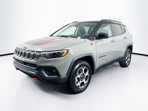 Used 2022 Jeep Compass Trailhawk w/ Trailhawk Elite Group image 3
