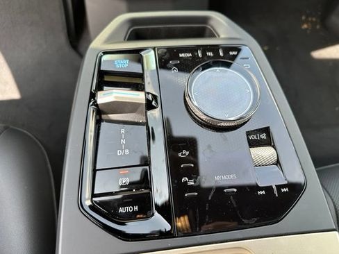Used 2023 BMW iX xDrive50 w/ Convenience Package AWD/4WD image 19