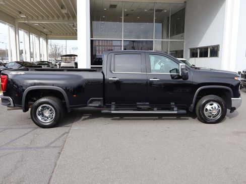 Used 2024 Chevrolet Silverado 3500 LTZ w/ LTZ Plus Package image 11
