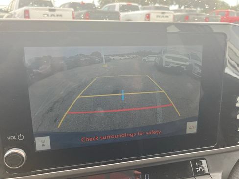Used 2025 Toyota Camry SE FWD image 10