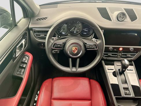Certified 2025 Porsche Macan AWD/4WD image 12