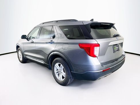 Used 2021 Ford Explorer XLT w/ Equipment Group 202A AWD/4WD image 5