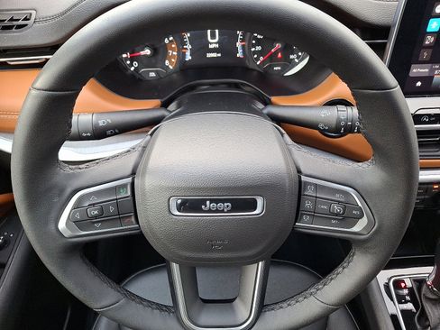 Certified 2024 Jeep Compass Limited image 18