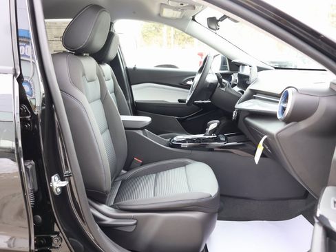 New 2026 Chevrolet Trax LT w/ Driver Confidence Package image 31