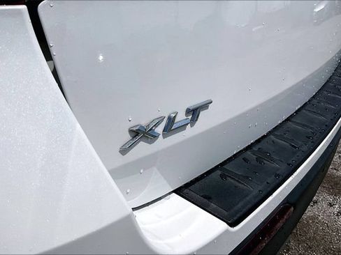 Used 2020 Ford Explorer XLT w/ Equipment Group 202A AWD/4WD image 31