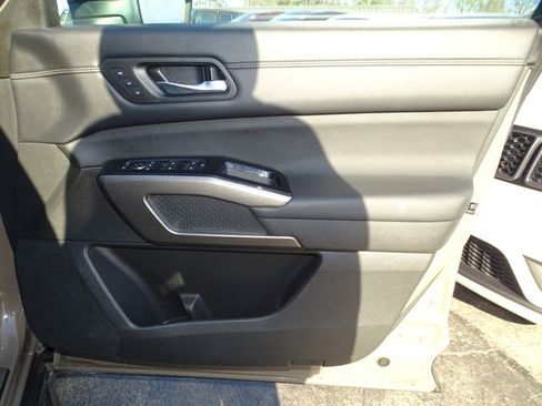 Used 2023 Nissan Pathfinder Platinum w/ Lighting Package (N93) image 17