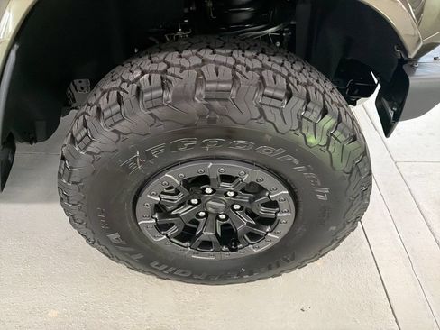New 2026 Ford Bronco Raptor w/ Interior Carbon Fiber Pack AWD/4WD image 5