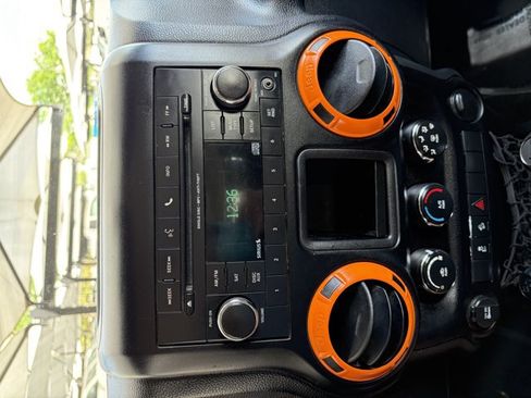 Used 2013 Jeep Wrangler Sport w/ Connectivity Group AWD/4WD image 9