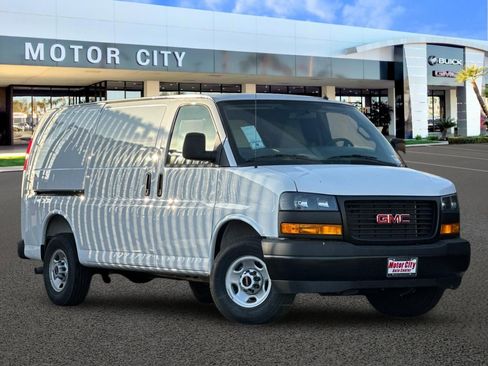 New 2025 GMC Savana 2500 w/ Driver Convenience Package RWD image 2