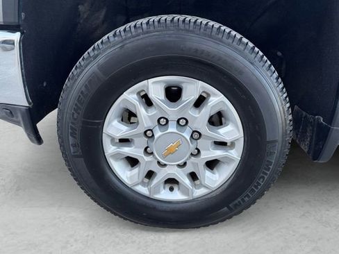 Used 2021 Chevrolet Silverado 2500 LTZ w/ LTZ Plus Package image 23