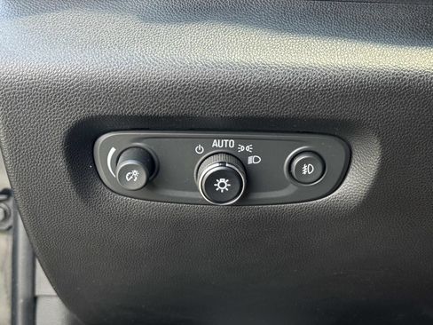 Used 2019 Chevrolet Traverse LT w/ LT Premium Package AWD/4WD image 21