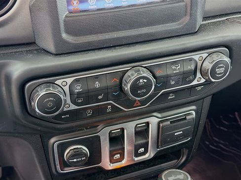 Used 2023 Jeep Wrangler Sport AWD/4WD image 33