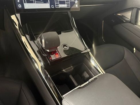 Certified 2025 Land Rover Range Rover Sport SE image 22