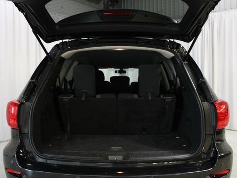 Used 2019 Nissan Pathfinder S AWD/4WD image 32