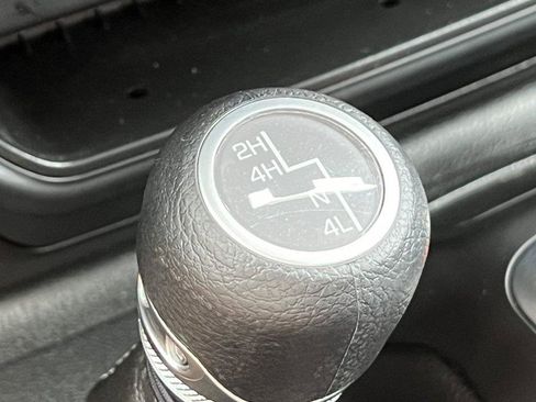 Used 2024 Jeep Wrangler Unlimited Sport AWD/4WD image 23