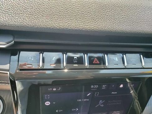 Used 2023 Jeep Grand Cherokee Altitude AWD/4WD image 25