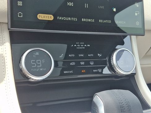 Used 2026 Jaguar F-PACE R-Dynamic S AWD/4WD image 15