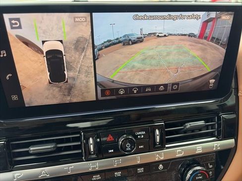 New 2026 Nissan Pathfinder Platinum image 15