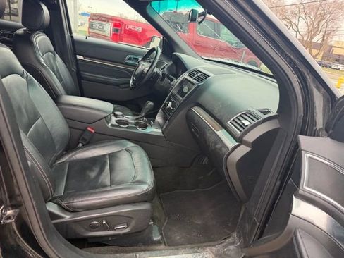 Used 2017 Ford Explorer Limited image 21