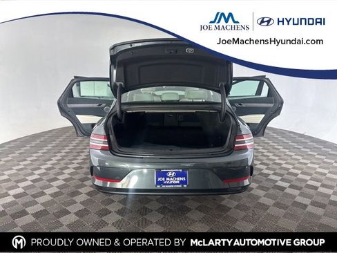 Used 2023 Genesis G80 image 18