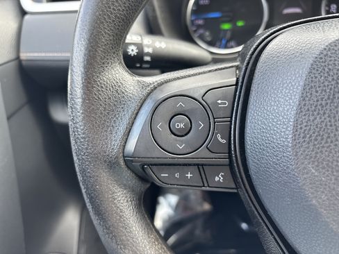 Used 2019 Toyota RAV4 LE AWD/4WD image 24