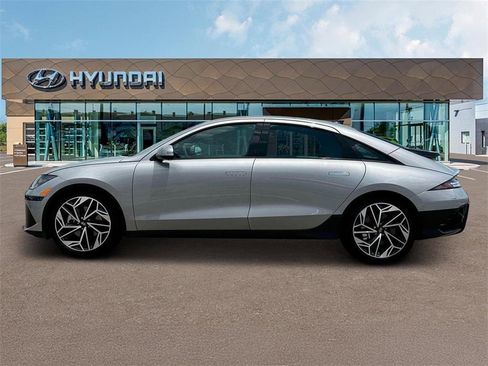 New 2025 Hyundai Ioniq 6 Limited image 3