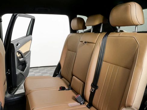 Certified 2023 Volkswagen Tiguan SE FWD image 21