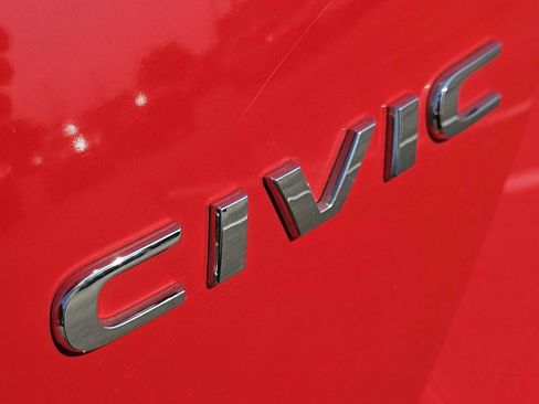 Used 2018 Honda Civic Touring image 11