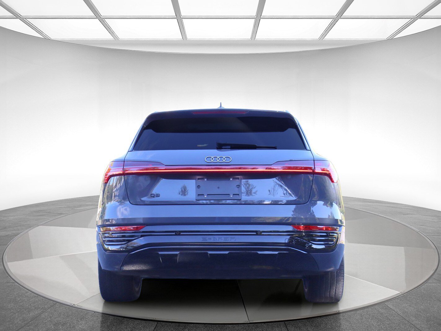 Used 2024 Audi Q8 e-tron Premium Plus AWD/4WD image 7