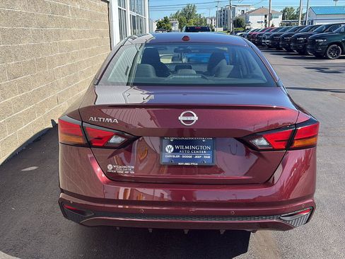 Used 2025 Nissan Altima 2.5 SV FWD image 40