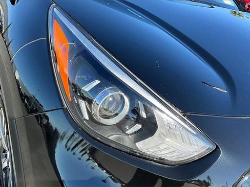 Used 2022 Kia Niro EX image 31