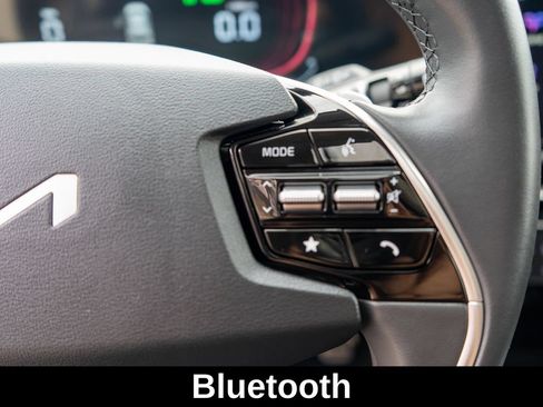 Certified 2024 Kia Niro EX Touring FWD image 18