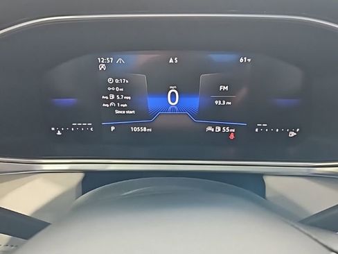 Used 2025 Volkswagen Taos SE image 31