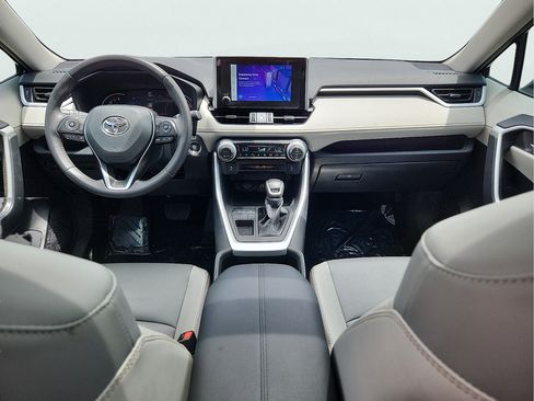 Used 2024 Toyota RAV4 XLE Premium FWD image 10