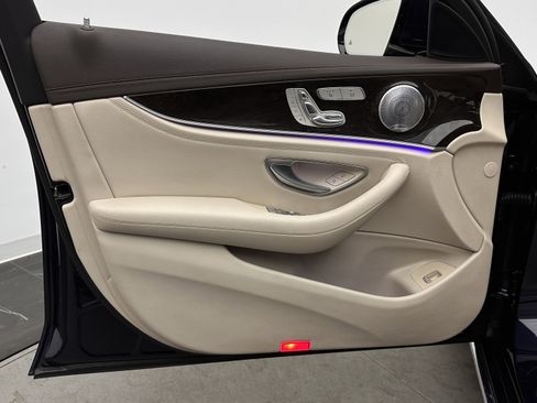 Used 2017 Mercedes-Benz E 300 image 12
