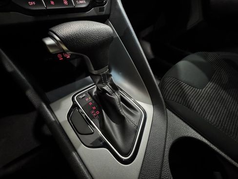 Used 2019 Kia Niro LX image 20