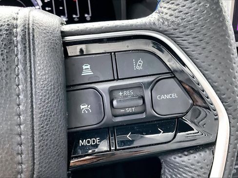 Used 2025 Toyota Sequoia Platinum image 22