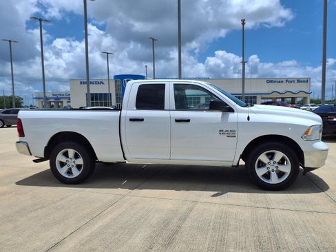 Used 2024 RAM 1500 Classic SLT AWD/4WD image 8