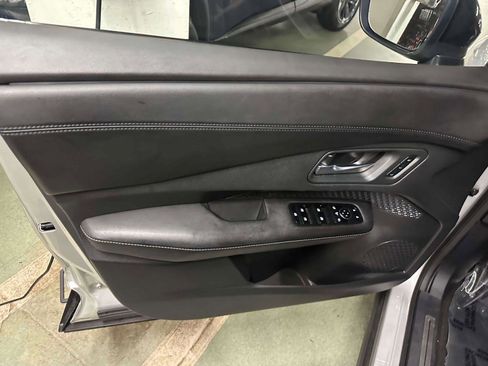 Used 2024 Nissan Ariya AWD image 14