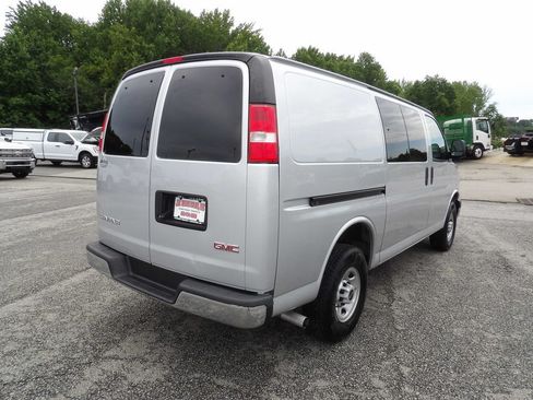 Used 2023 GMC Savana 2500 w/ Driver Convenience Package RWD image 7