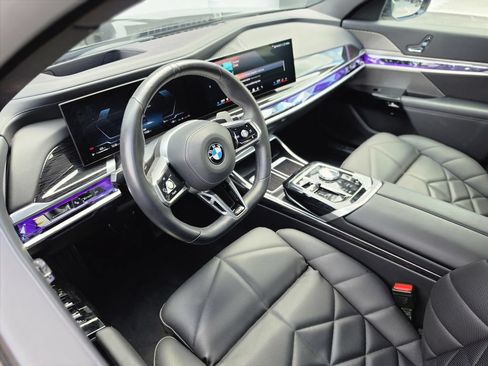Used 2025 BMW 740i xDrive AWD/4WD image 15