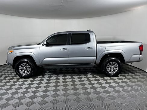 Certified 2018 Toyota Tacoma SR w/ SR Convenience Package RWD image 8