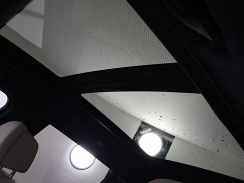 Used 2022 BMW X7 M50i image 11