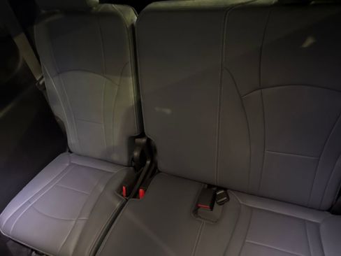 Used 2020 Buick Enclave Premium w/ Sun and Sites Package image 27