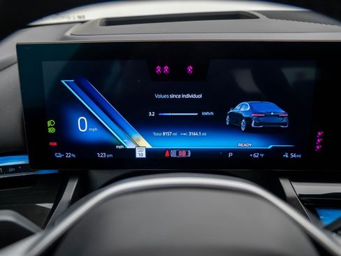 Certified 2025 BMW i5 xDrive40 w/ Premium Package image 14