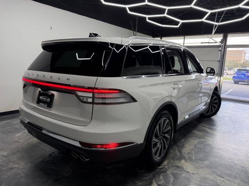 Used 2025 Lincoln Aviator AWD image 5